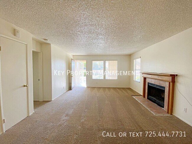 Building Photo - 2 BEDROOM CONDO OFF OF DESERT INN AND FORT...