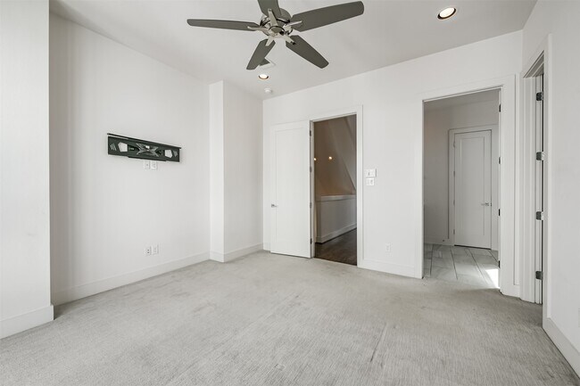Building Photo - 2824 Clay St