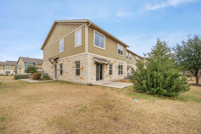 Building Photo - 1620 Bryant Dr