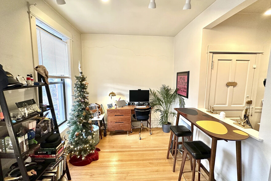 Building Photo - 2909 N Mildred Ave