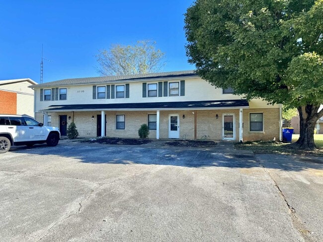 Building Photo - 1730 Oshea St