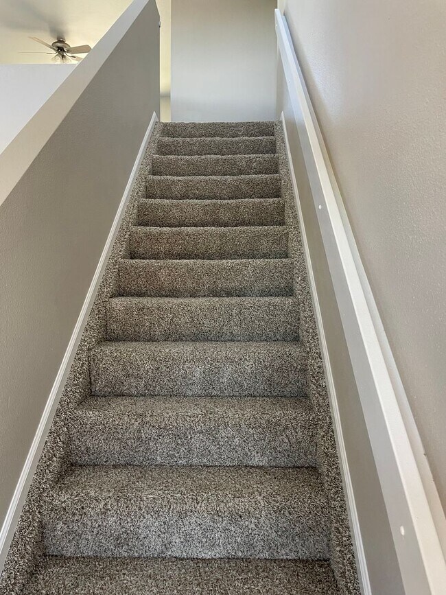 Building Photo - Renovated Home with A/C!