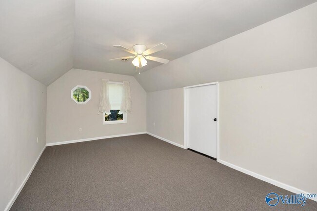 Building Photo - 1307 Lindsay Ln S