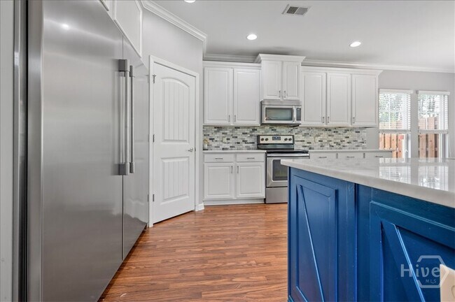 Building Photo - 270 Willow Point Cir