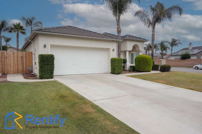Building Photo - Charming Seven Oaks Home - 4Bed, 2Bath - Gardener Included!