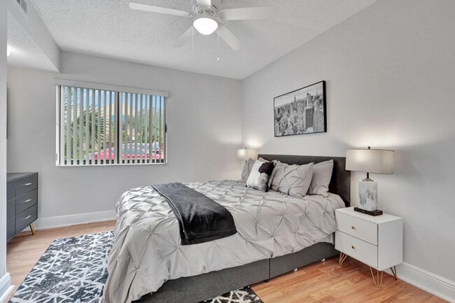 Building Photo - 12641 Westhampton Cir