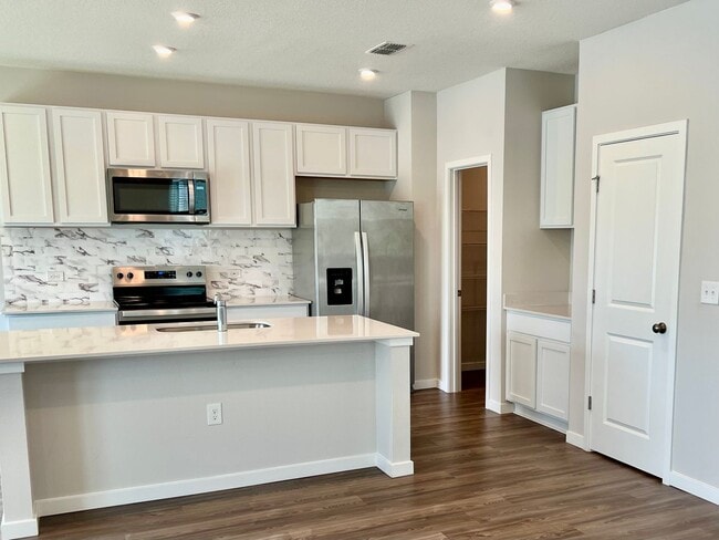 Building Photo - Large 4 Bed, 3 Bath Home with Loft – Built in 2024!