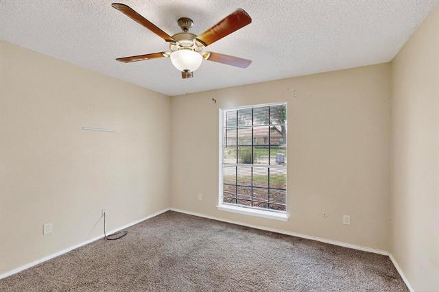 Building Photo - 2407 Meadow Creek Dr