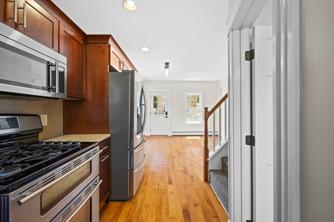 Building Photo - 34 Ricard St