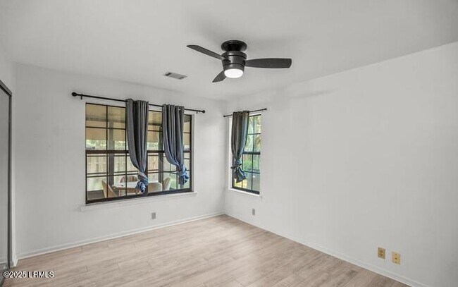 Building Photo - 2909 Waters Edge Ct E