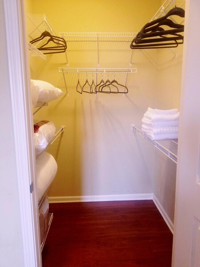 Walk-in Closet - 400 17th St NW