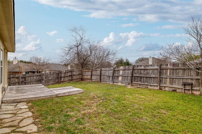 Building Photo - 1740 Amberwood Loop