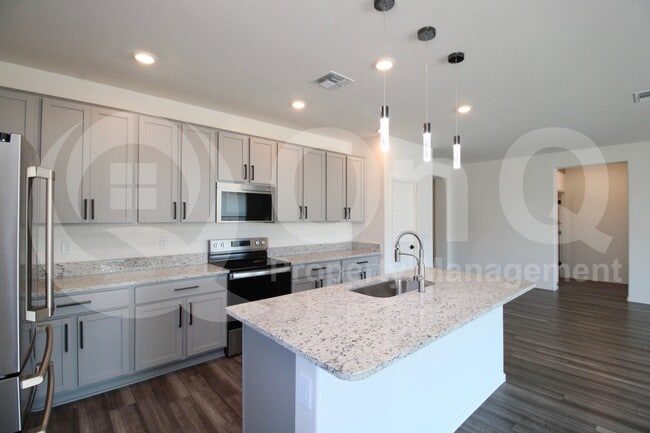 Building Photo - 9320 S 30th Ln