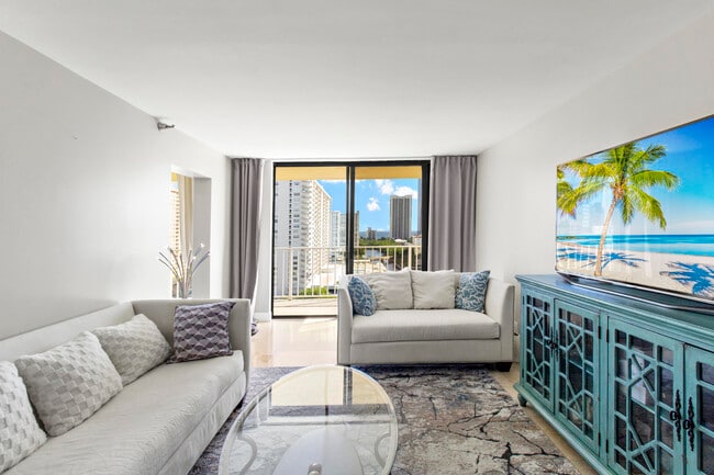 Building Photo - 290 174th St St