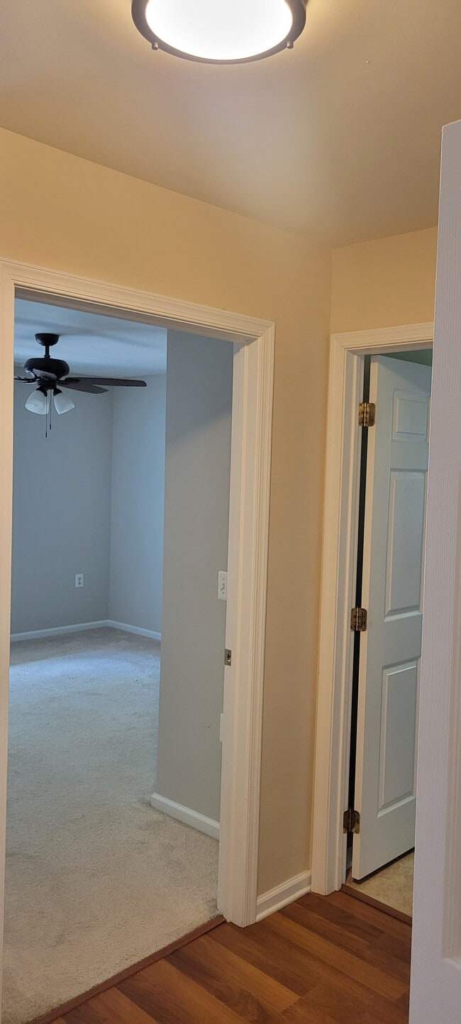 Building Photo - 802 Sunflower Way