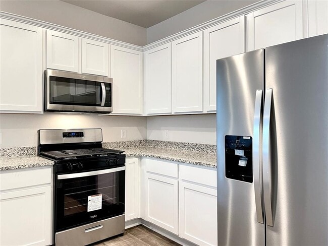 Building Photo - 467 Evergreen Sumac Lp