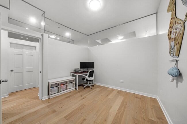 Building Photo - 208 W Washington St