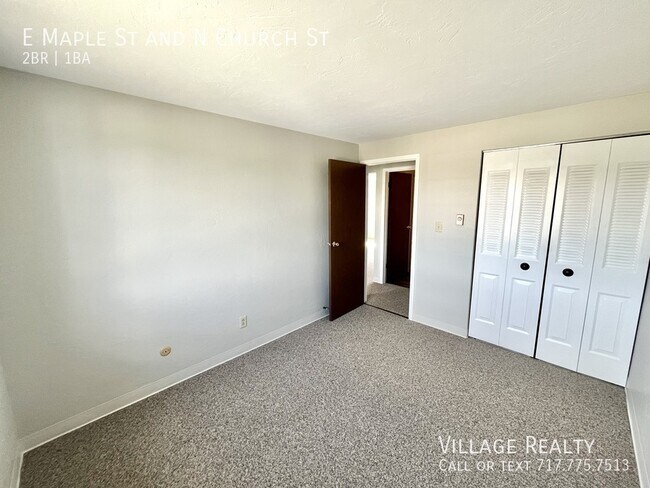 Building Photo - 361 E Maple St