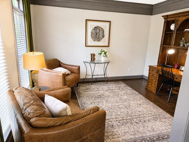 Building Photo - 10 Bridlewood Ct