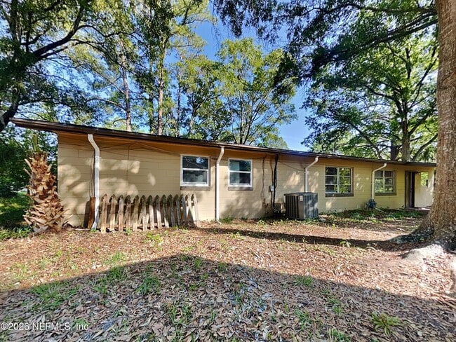 Building Photo - 2005 Figaro Ln
