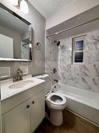 Building Photo - 516 East Dr