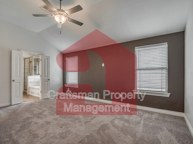 Building Photo - 3413 Huron Cir