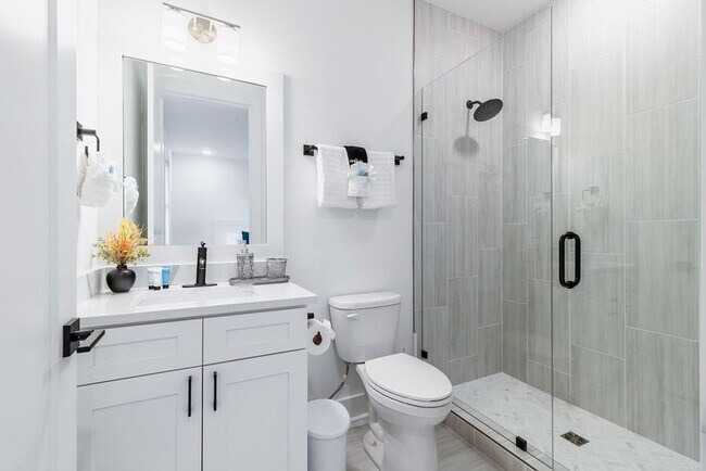 Building Photo - 125 Blue Eden Lp