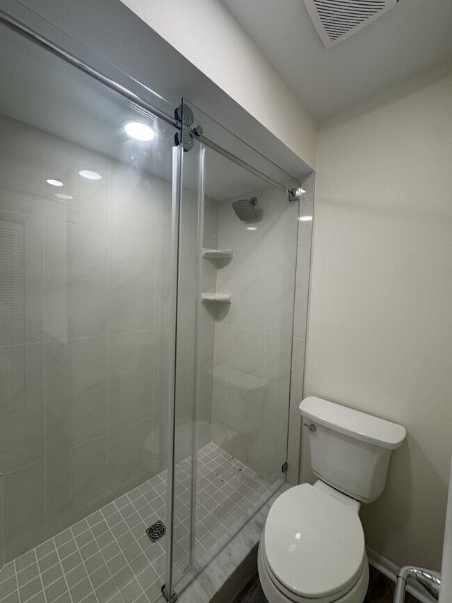 Building Photo - 259 Fenwick Dr