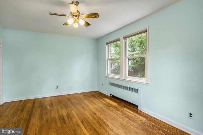 Building Photo - 4004 Beecher St NW
