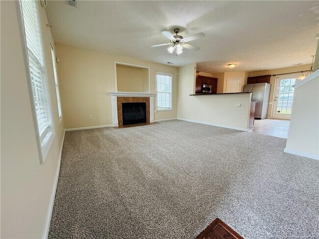 Building Photo - 5326 Woodpecker Dr