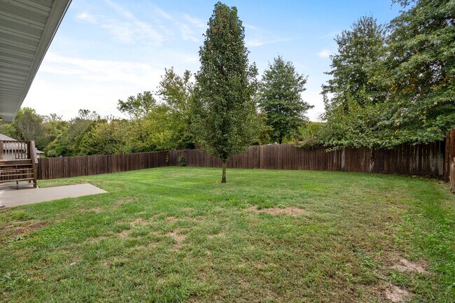 Building Photo - 3 Bedroom in Nixa!