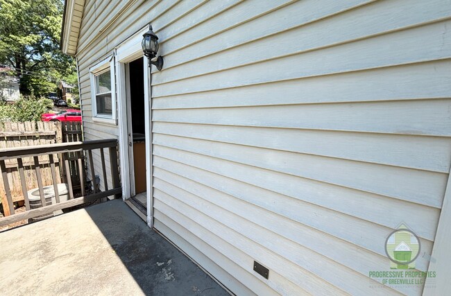 Building Photo - 109 Buist Ave