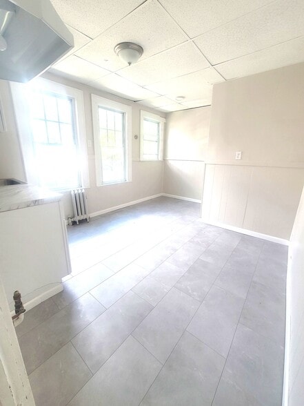 UNIT 1 - 195 Lehigh Ave