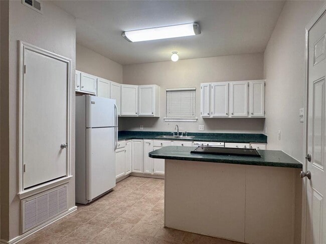 Building Photo - 614 Bent Wood Dr