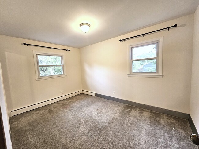 Building Photo - 9 Kitchell Pl