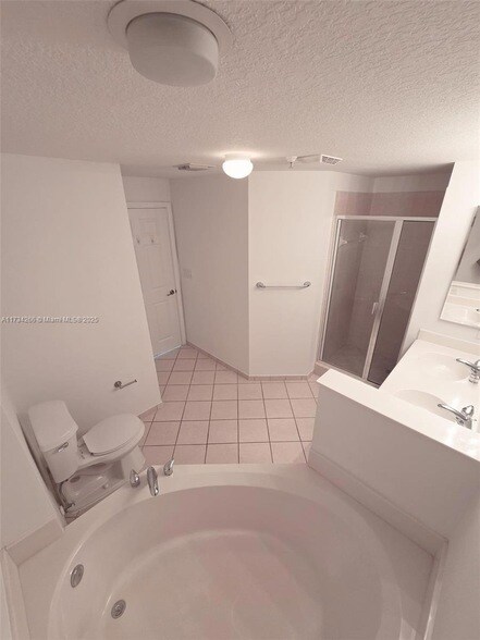 Building Photo - 9021 SW 94th St