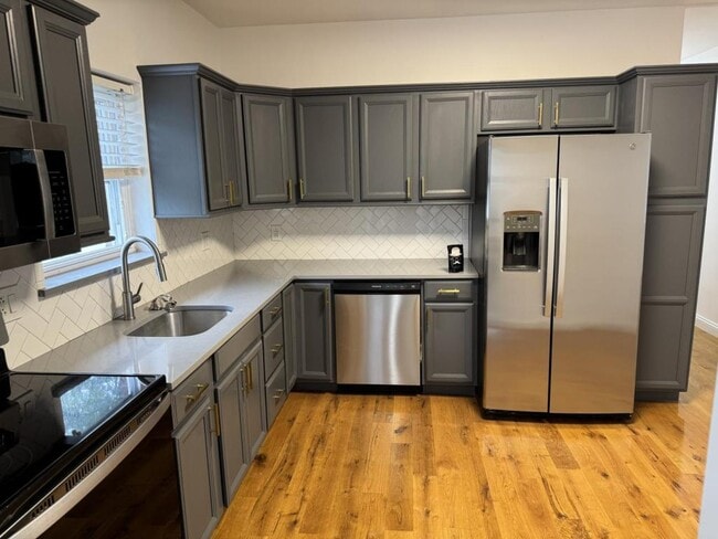 Building Photo - 1547 Lenox Pl