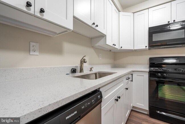 Building Photo - 501 N Bethlehem Pike