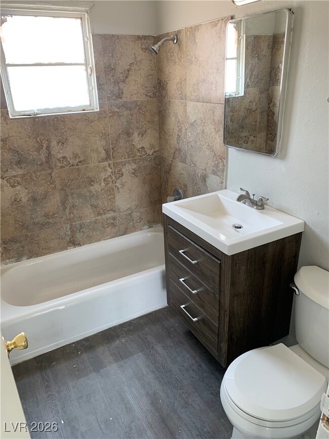 Building Photo - 230 W Boston Ave