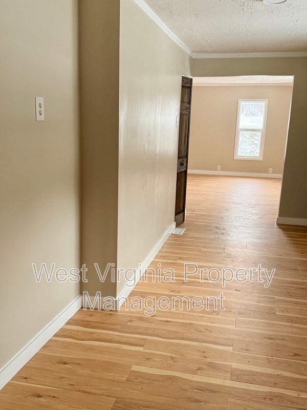 Building Photo - 172 Sullivan Rd