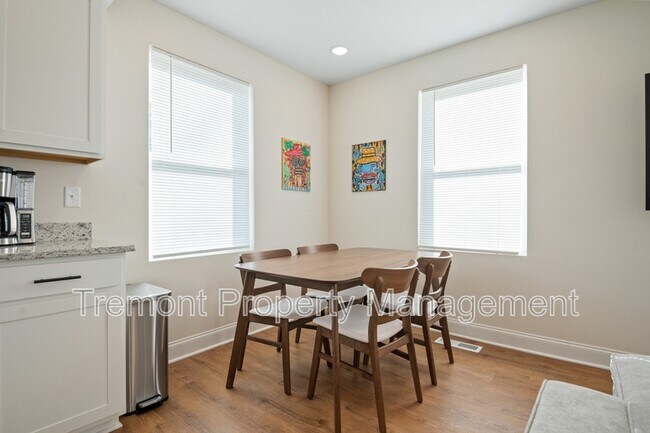 Building Photo - 24 Sawyer St