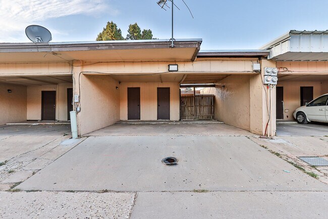 Building Photo - 1/2 Off 1st months rent