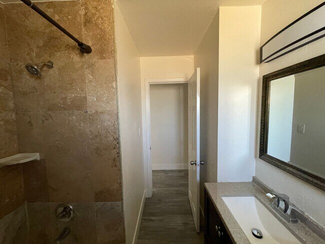 Building Photo - For Rent – 3 Bed, 2 Bath Home in Rowland Heights