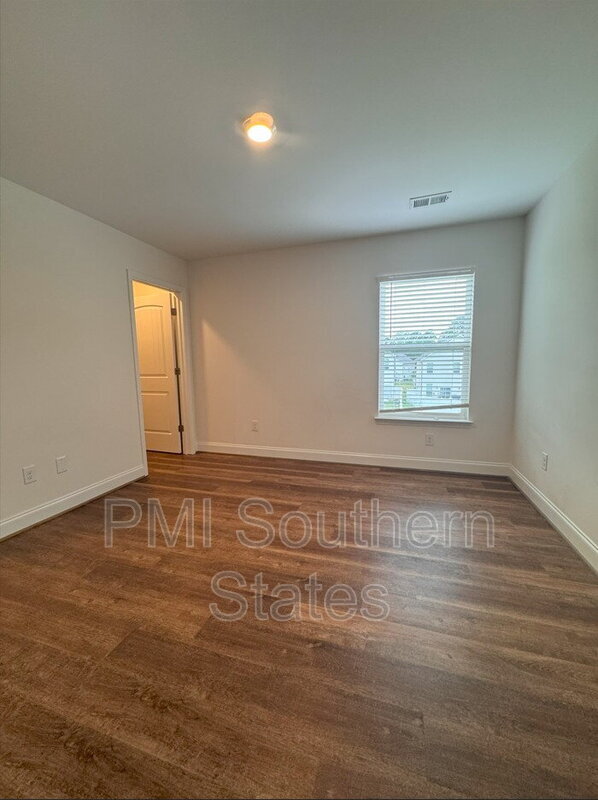 Building Photo - 1 Solis Ct