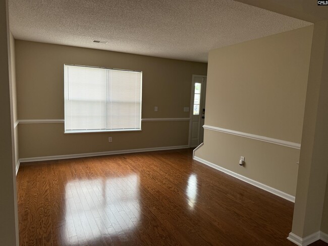 Building Photo - 540 Autumn Glen Rd