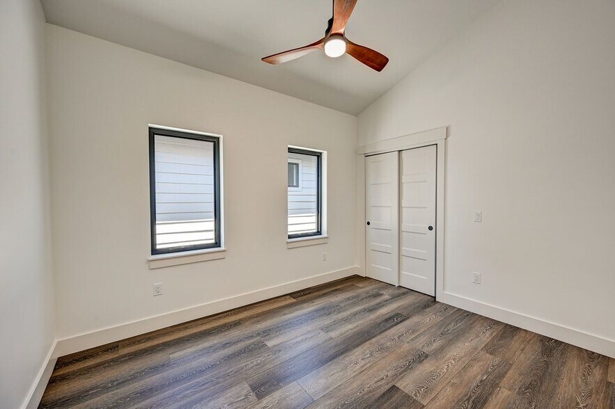 Building Photo - 426 Pinon St