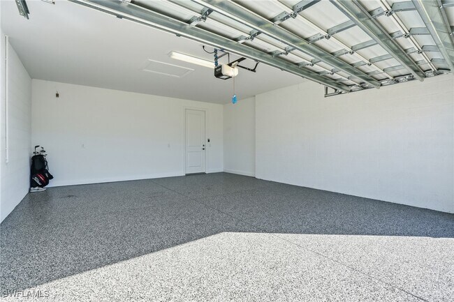 Building Photo - 1954 Fresno Ave