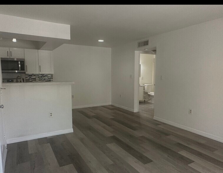 Building Photo - 15560 SW 104th Ter