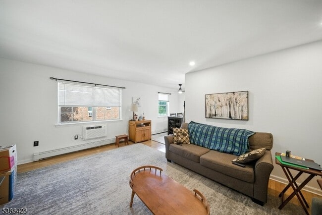 Building Photo - 19 Savage Rd