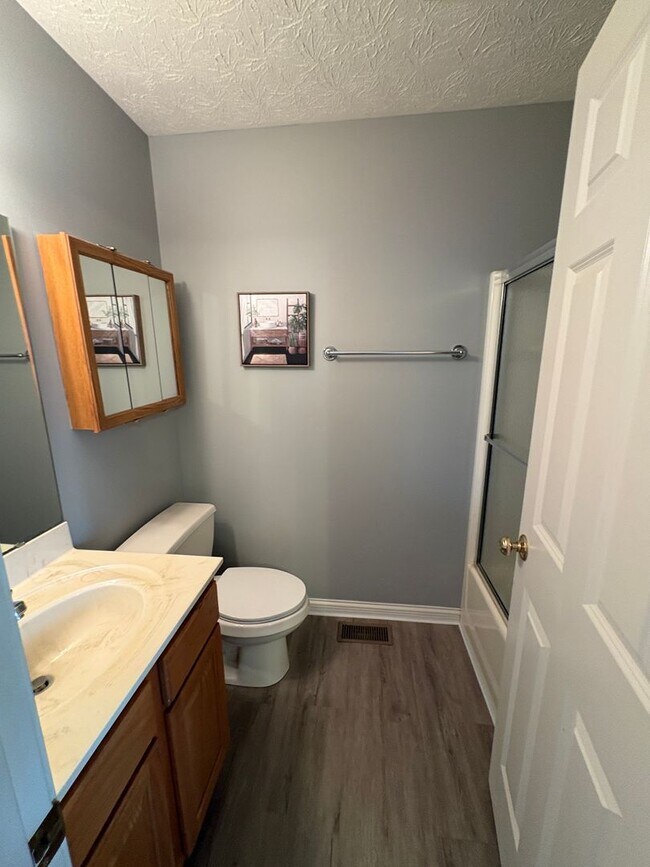 Building Photo - 3 Bd 2 Ba with 2 car garage in West Lafayette
